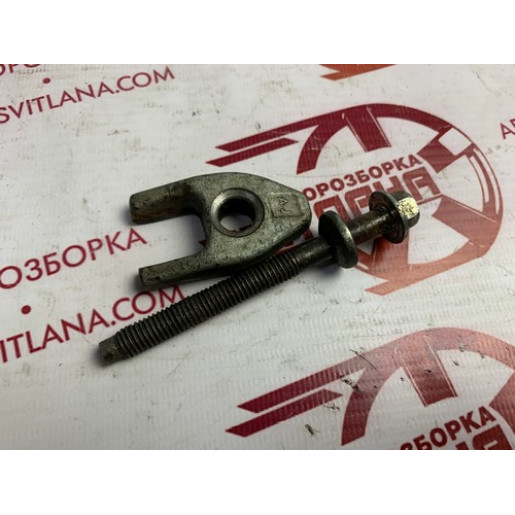 Кронштейн форсунки паливної Renault Trafic 2006-2014 2.0 DCI 8200711592